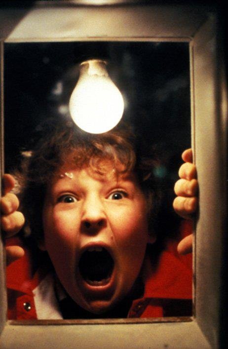 Ο Jeff Cohen ως Chunk στην ταινία Goonies ουρλιάζει