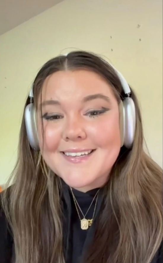 Το βίντεο της @KarlitaBonitaa έλαβε πάνω από ένα εκατομμύριο προβολές