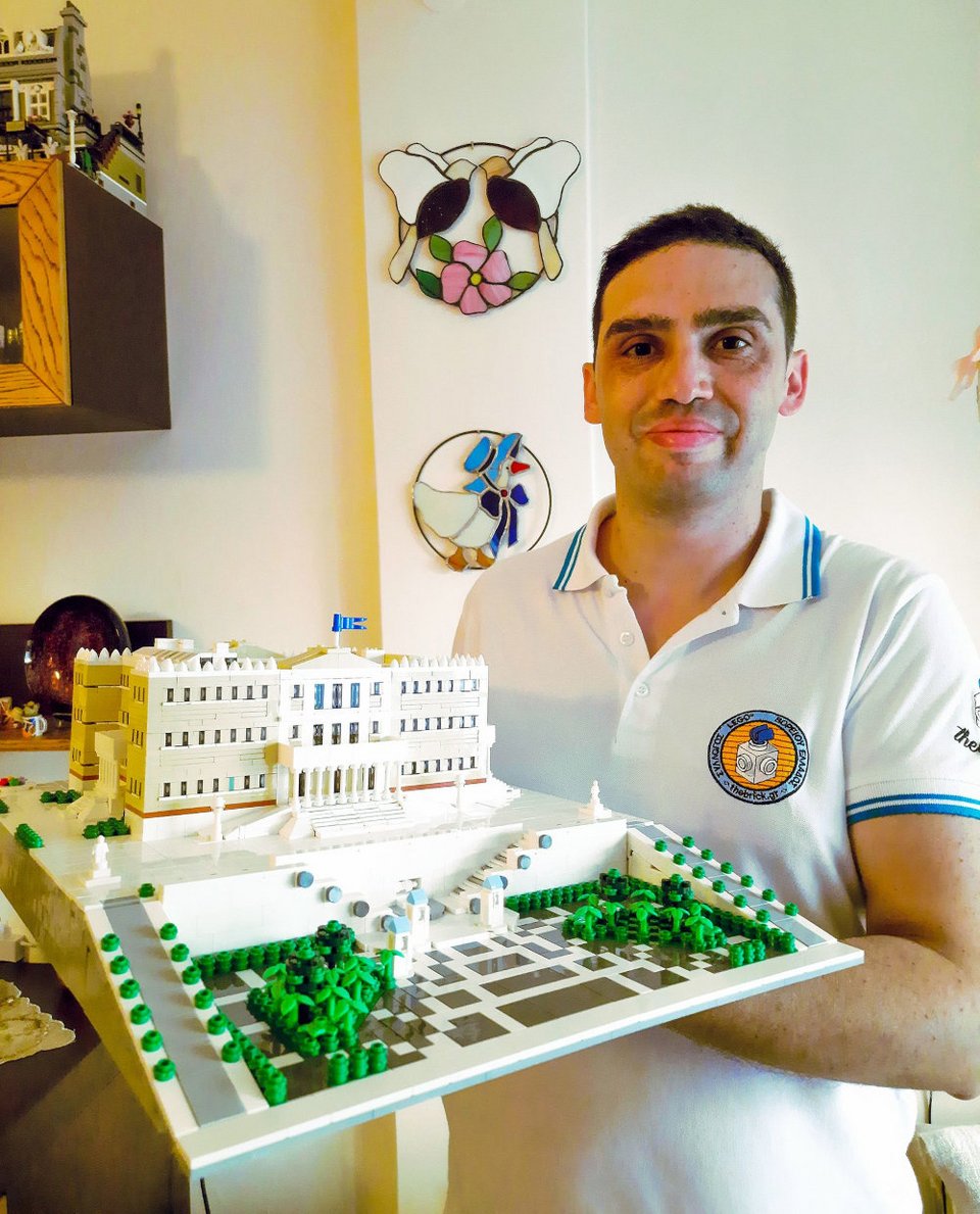Το κτίριο της Βουλής από lego / ΑΠΕ-ΜΠΕ