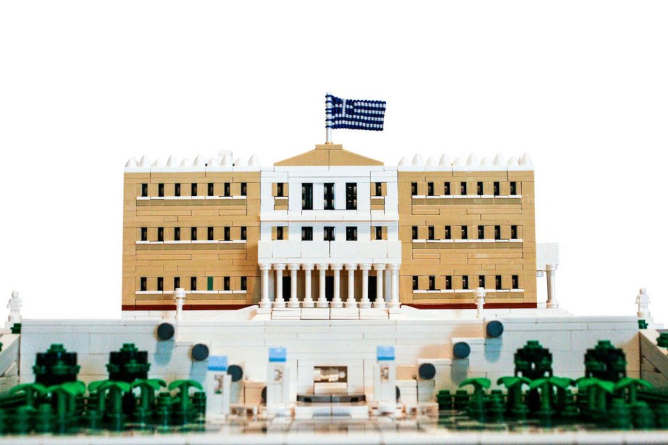 Το κτίριο της Βουλής από lego / ΑΠΕ-ΜΠΕ