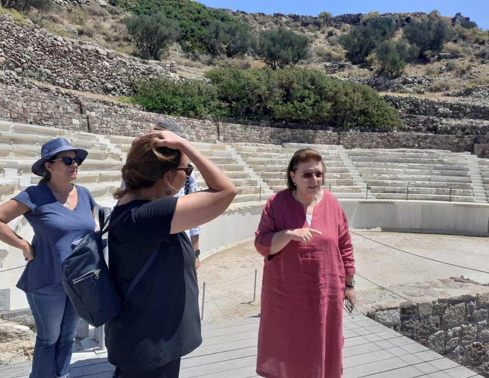 λινα μενδωνη