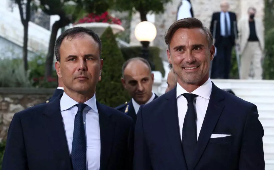 Ο σύμβουλος του πρωθυπουργού Αλέξης Πατέλης με τον ηθοποιό Γιώργο Καπουντζίδη