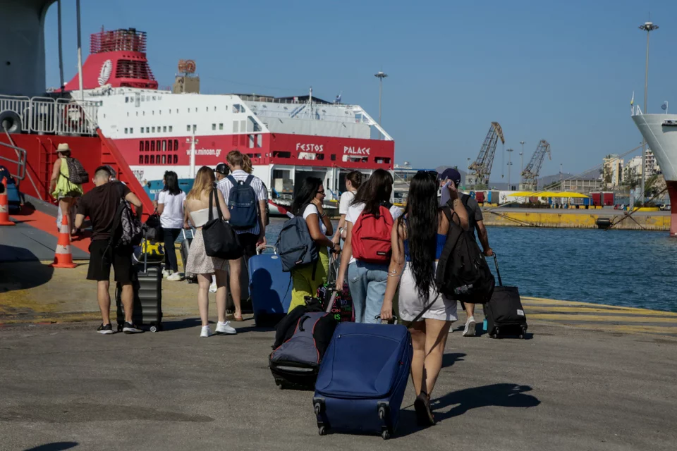 Plecare spre portul Pireu / EUROKINISSI