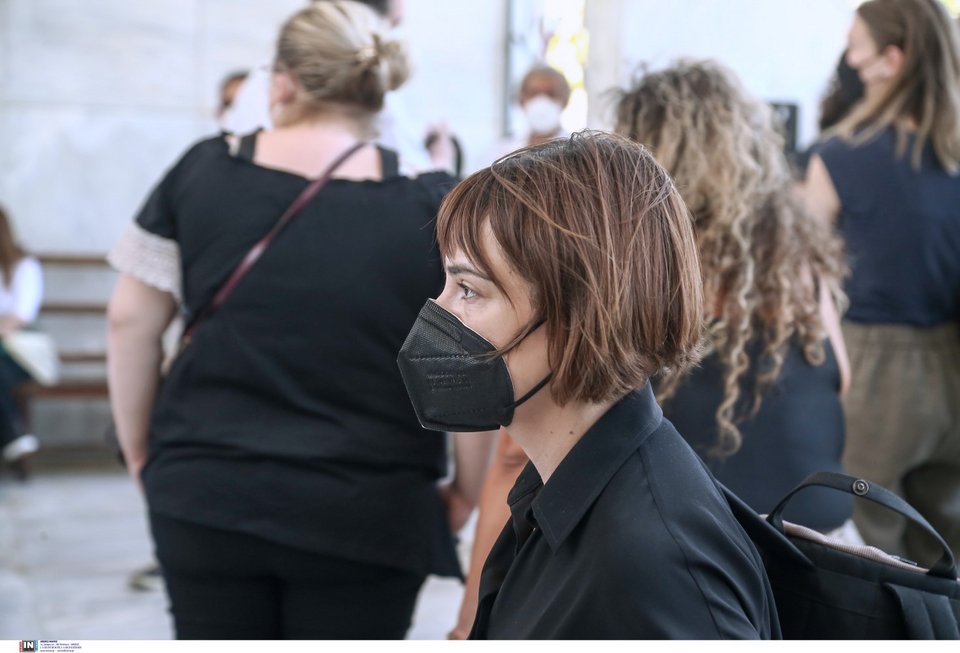 Η Ράνια Σβίγγου στην κηδεία του Ηλία Νικολακόπουλου -Φωτογραφία: Intimenews/TΖΑΜΑΡΟΣ ΠΑΝΑΓΙΩΤΗΣ