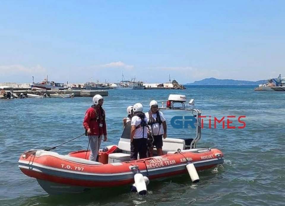 Σκάφος σε αναζήτηση του 3ου αγνοούμενου στη Χαλκιδική / Grtimes.gr