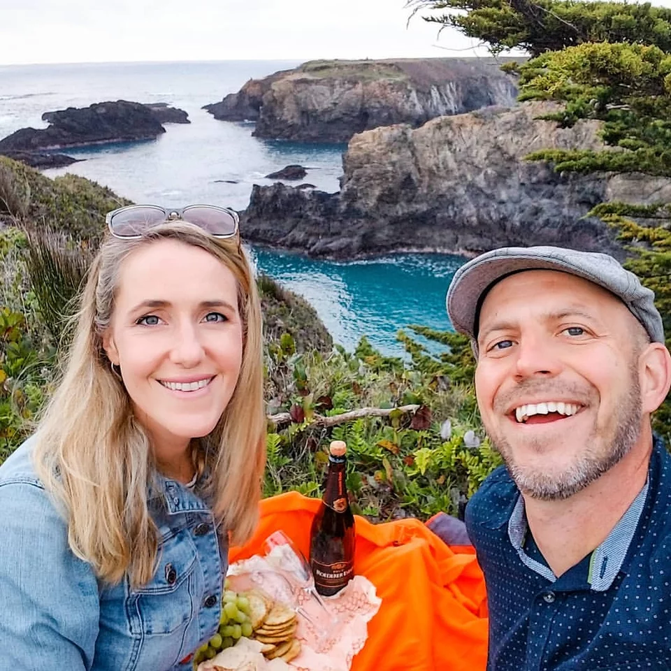 Το ζευγάρι που ταξιδεύει 10 χρόνια 