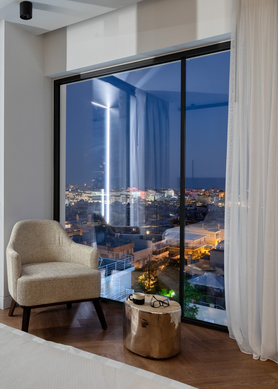 Η νυχτερινή Αθήνα, ένα αστικό τοπίο με ιδιαίτερο χαρακτήρα.