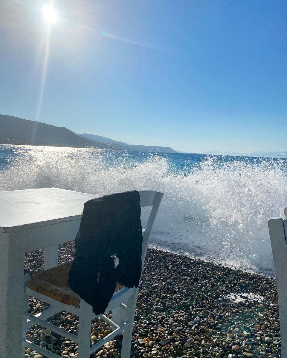 Πλάι στο κύμα