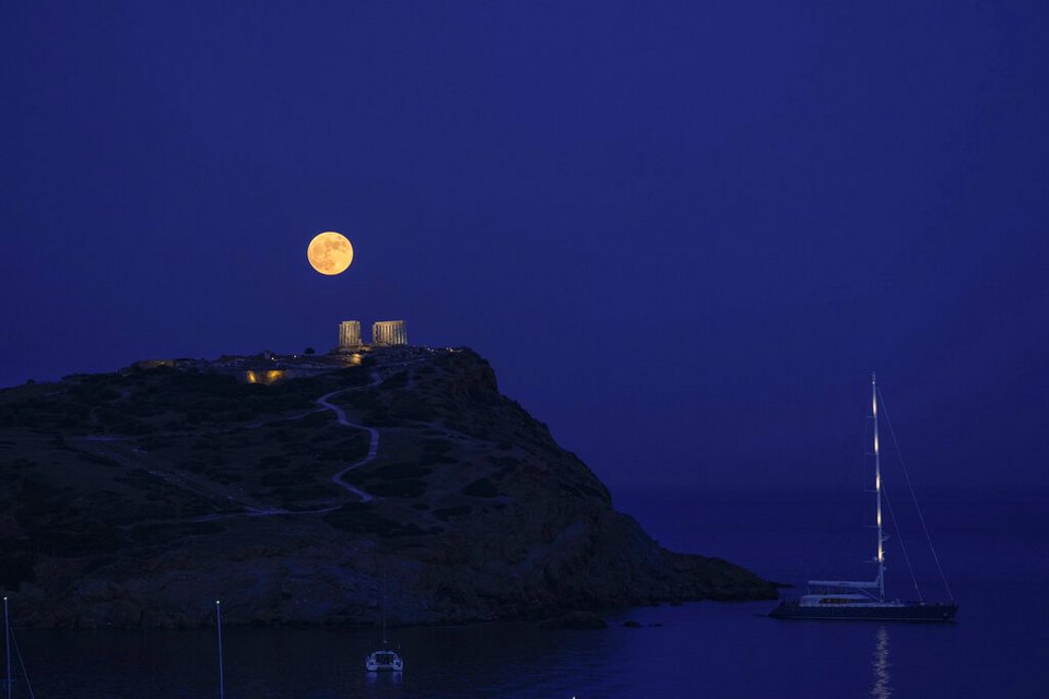 Πανσέληνος στο Σούνιο