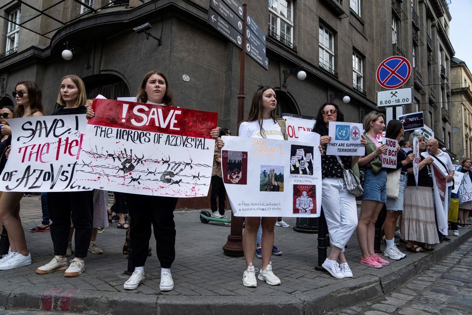 Διαδηλώσεις στην ουκρανική πόλη Λβιβ / AP Photo/Evgeniy Maloletka