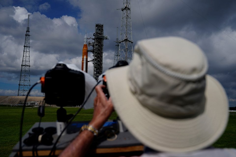 Έτοιμος για εκτόξευση ο πύραυλος της NASA στην αποστολή για τη Σελήνη / AP Photo