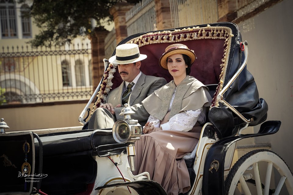 Γιώργος Τριανταφυλλίδης (Γεώργιος Παπανδρέου),  Μαρία Παπαφωτίου (Κυβέλη) σε νεαρή ηλικία 