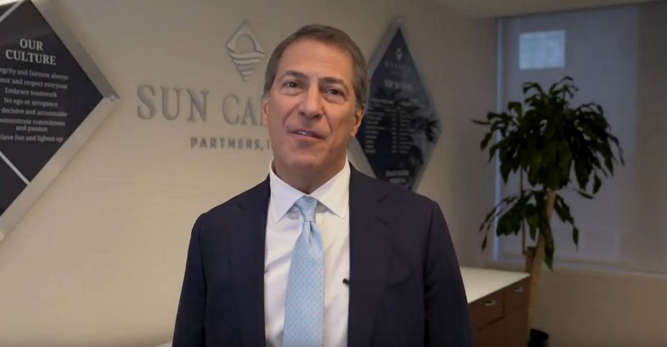 O Μαρκ Λέντερ, συνιδρυτή της Sun Capital