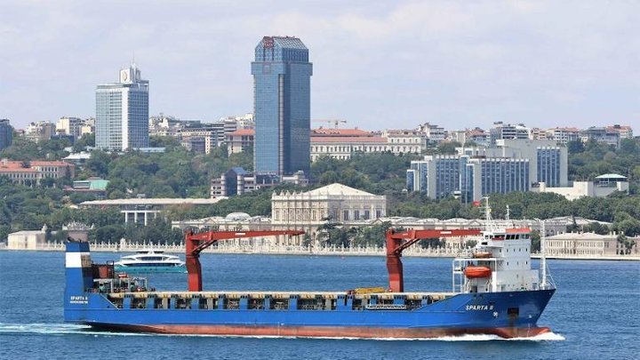 Το φορτηγό πλοίο Sparta II, που φέρεται να μετέφερε στρατιωτικά οχήματα από τη Συρία στη Ρωσία