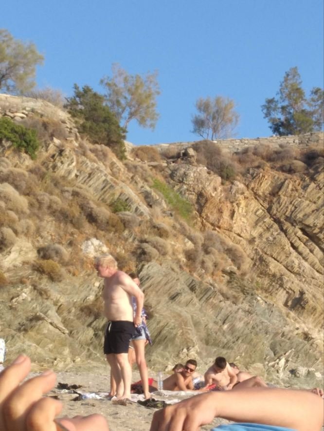 Σύμφωνα με τους ντόπιους, ελάχιστοι γνωρίζουν τη συγκεκριμένη παραλία που επισκέφθηκε ο Μπόρις Τζόνσον