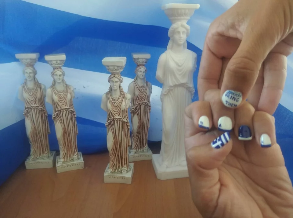 Το σύνθημα «Bring them back. Φωτογραφία από FACEBOOK/Vasiliki Voutzali