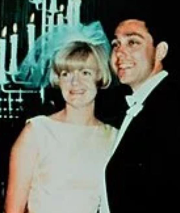 Ο MacDonald και η σύζυγός του Collette φάνηκαν να είναι το ιδανικό αμερικανικό ζευγάρι  