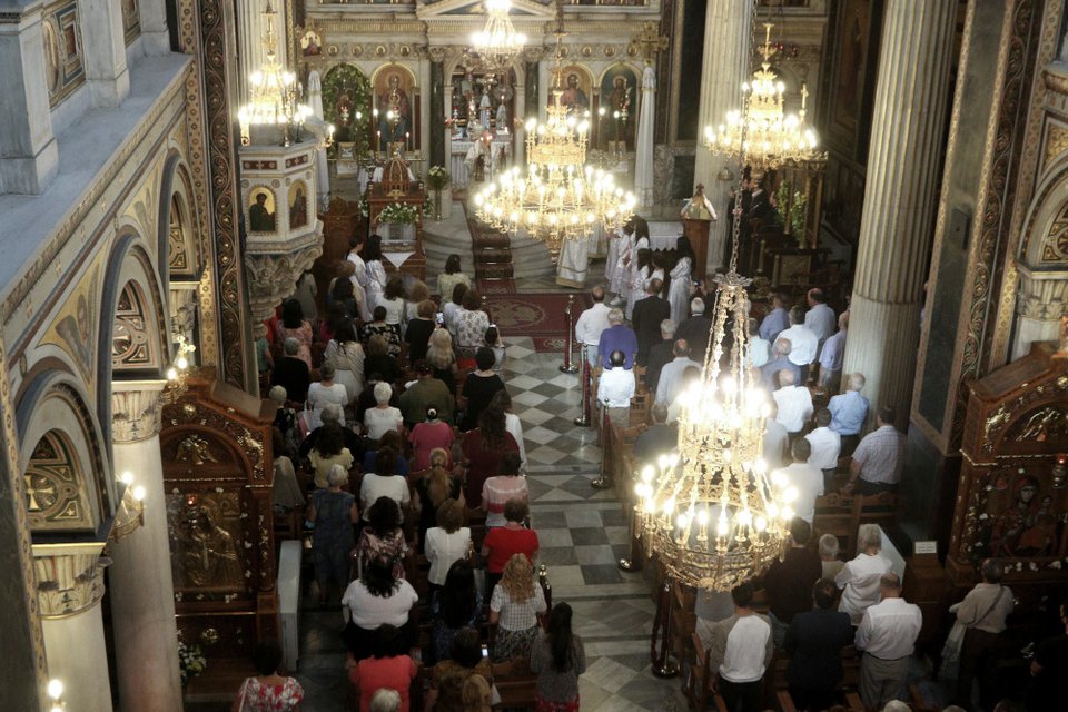 O Αρχιεπίσκοπος Αθηνών και πάσης Ελλάδος Ιερώνυμος από τον Ι.Ν. Κοιμήσεως Θεοτόκου Χρυσοσπηλιωτίσσης