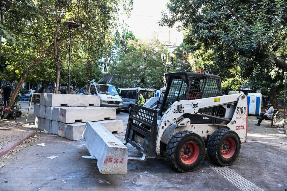 Εξάρχεια: Με ΜΑΤ ξεκίνησαν οι εργασίες για το Μετρό -Ενταση με κατοίκους που αντιτίθενται [βίντεο]