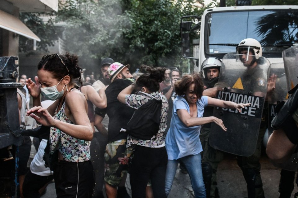 Εξάρχεια: Με ΜΑΤ ξεκίνησαν οι εργασίες για το Μετρό -Ενταση με κατοίκους που αντιτίθενται [βίντεο]