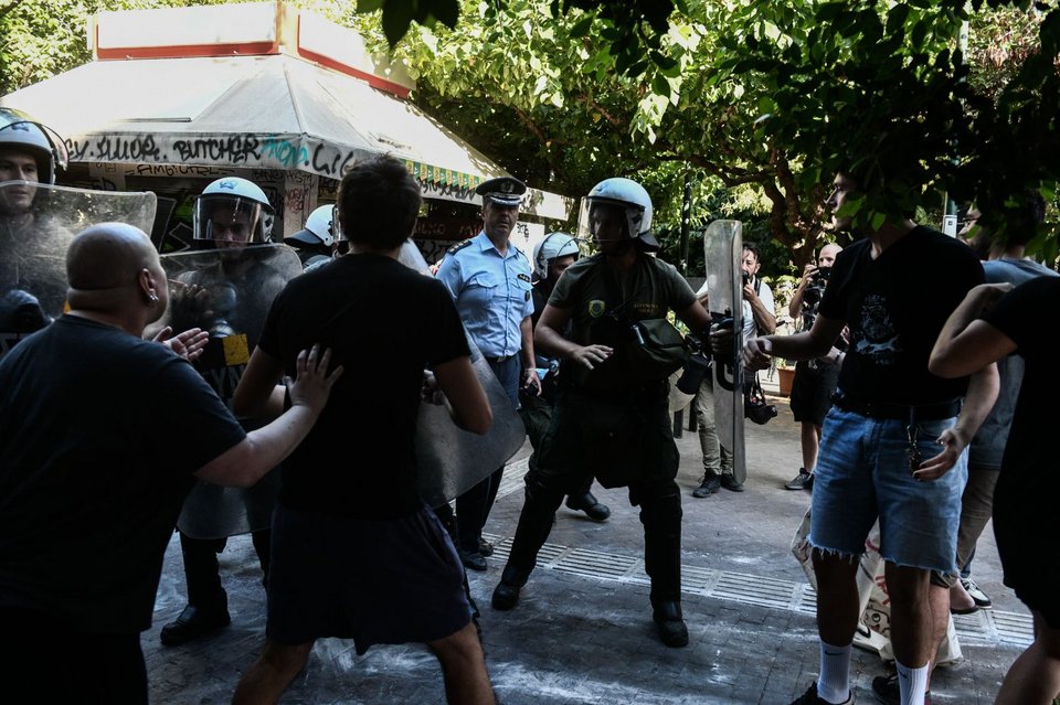 Εξάρχεια: Με ΜΑΤ ξεκίνησαν οι εργασίες για το Μετρό -Ενταση με κατοίκους που αντιτίθενται [βίντεο]