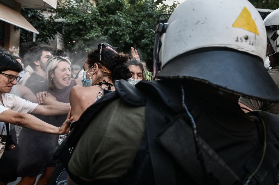 Εξάρχεια: Με ΜΑΤ ξεκίνησαν οι εργασίες για το Μετρό -Ενταση με κατοίκους που αντιτίθενται [βίντεο]