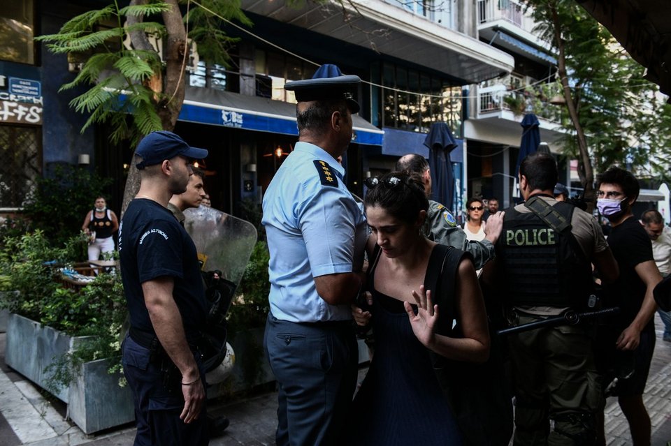 Εξάρχεια: Με ΜΑΤ ξεκίνησαν οι εργασίες για το Μετρό -Ενταση με κατοίκους που αντιτίθενται [βίντεο]