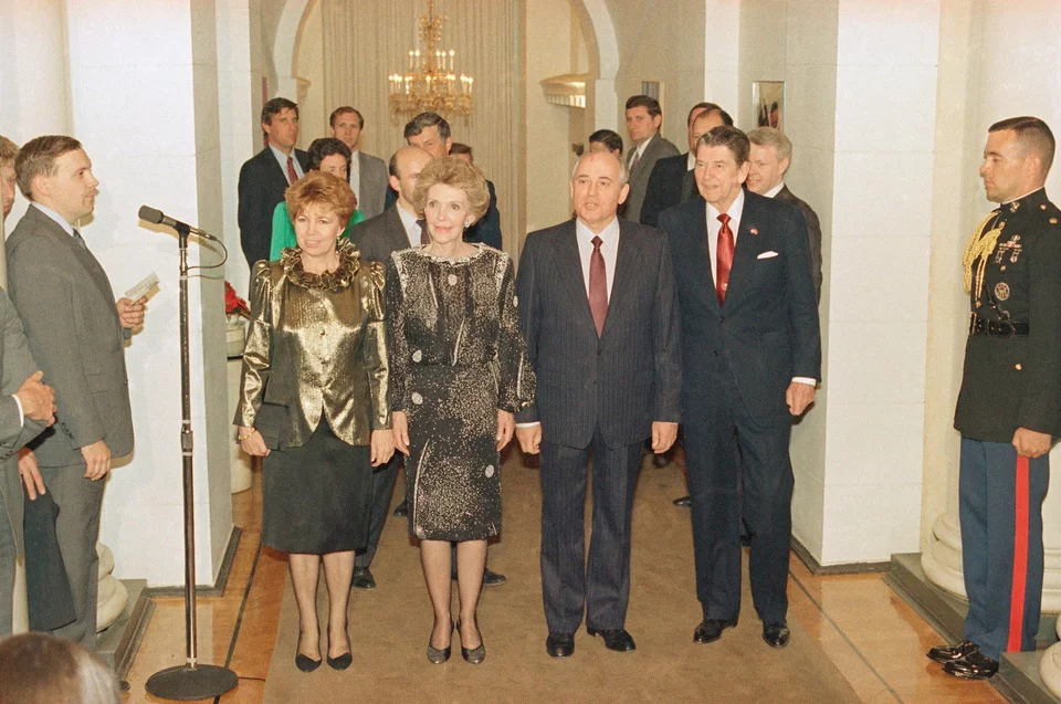 Το ζεύγος Γκορμπατσόφ με το ζεύγος Ρίγκαν στο Λευκό Οίκο --Φωτογραφία αρχείου: AP