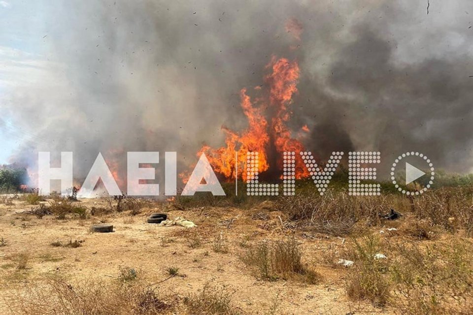 Φωτιά κοντά σε κατοικημένη περιοχή στον Πύργο Ηλείας / ilialive.gr