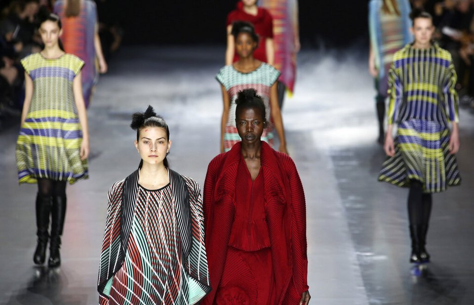 Φωτό από την παρουσίαση της συλλογής του Issey Miyake fall-winter 2016-2017, στο Παρίσι