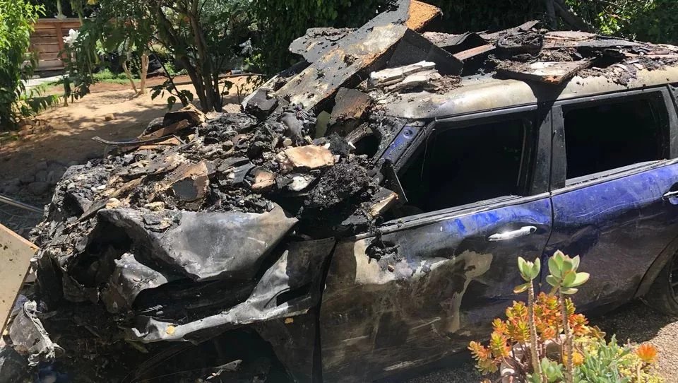 Το αυτοκίνητο της Αν Χεκ μετά την μοιραία σύγκρουση σε γκαράζ σπιτιού