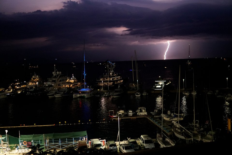 Καταιγίδα ξέσπασε σήμερα, την Παρασκευή, στην Ήπειρο / ΓΙΩΡΓΟΣ ΚΟΝΤΑΡΙΝΗΣ / EUROKINISSI
