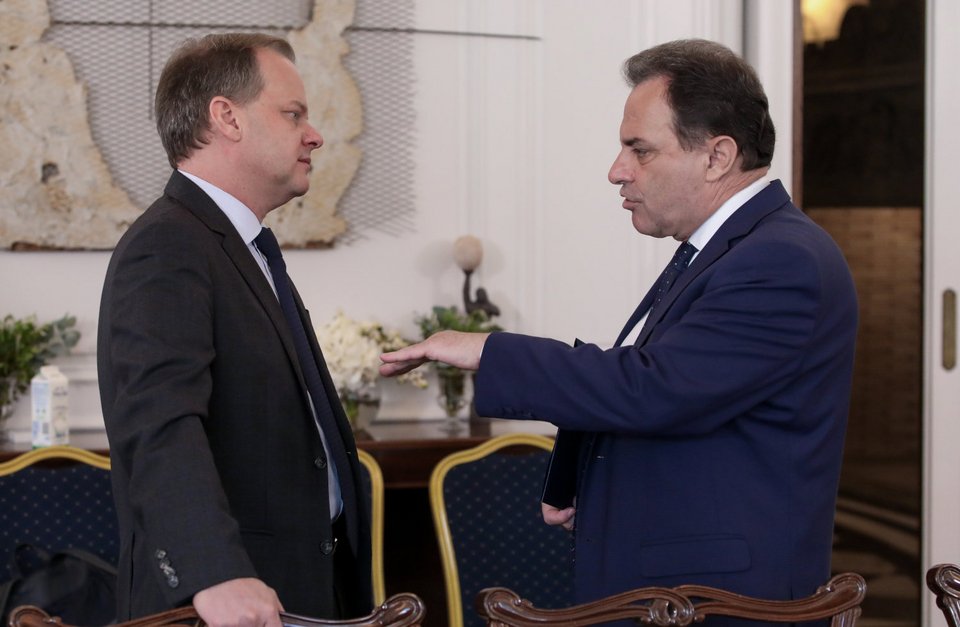 Ο Κώστας Καραμανλής κατά τη διάρκεια του Υπουργικού Συμβουλίου / Φωτογραφία: ΓΙΑΝΝΗΣ ΠΑΝΑΓΟΠΟΥΛΟΣ- EUROKINISSI
