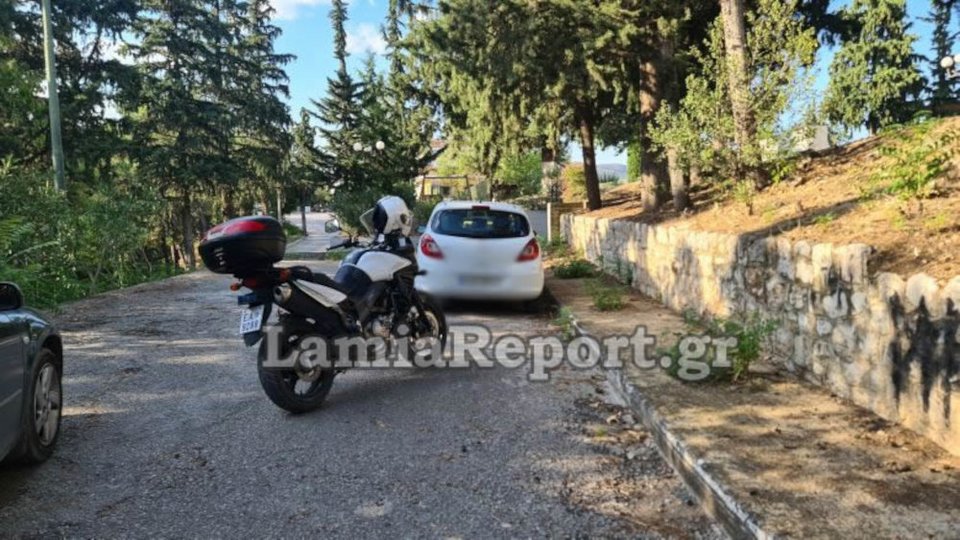 Το αυτοκίνητο των δραστών στη Λαμία / lamiareport.gr