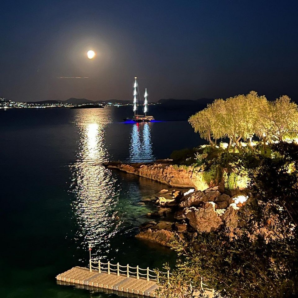 μαγαζιά πανσέληνος Αυγούστου Island