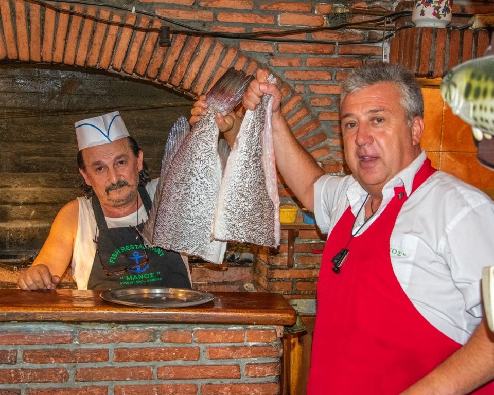 Ο ιδιοκτήτης της ταβέρνας