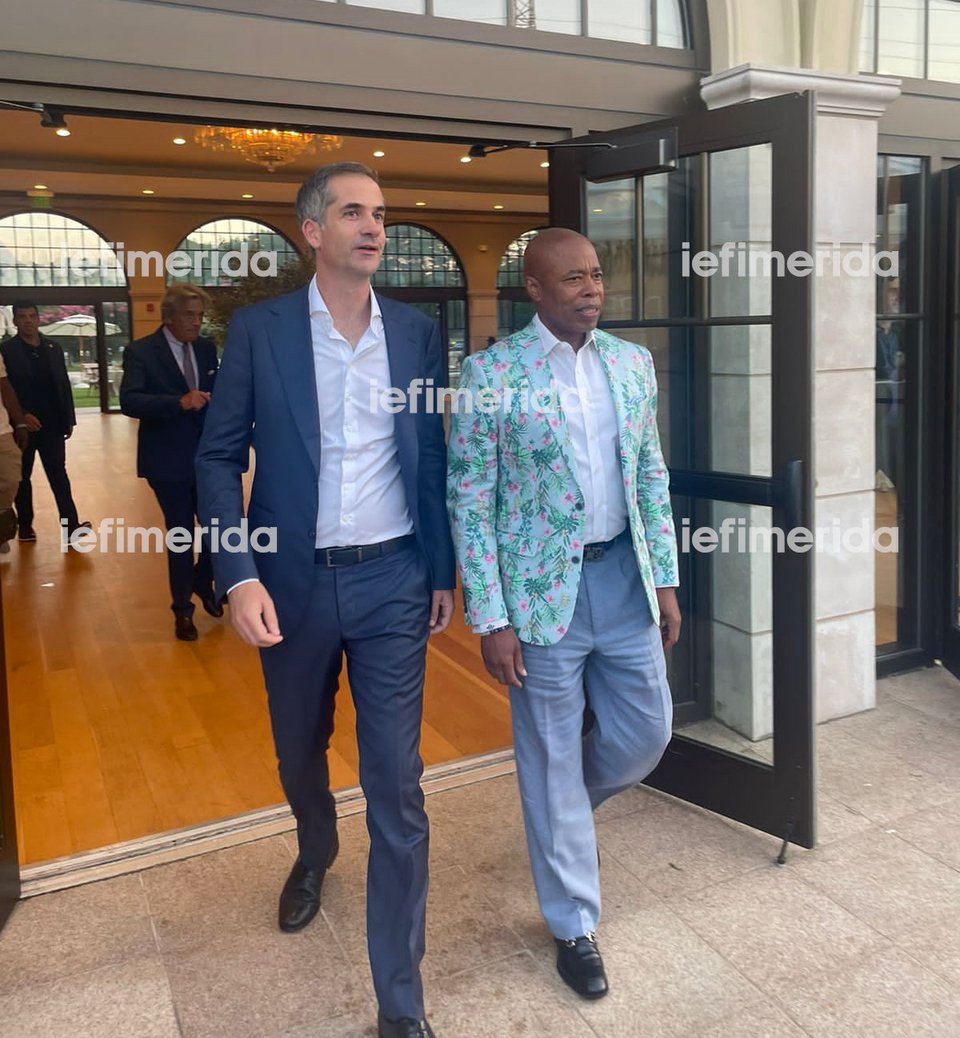 Έρικ Άνταμς Κώστας Μπακογιάννης