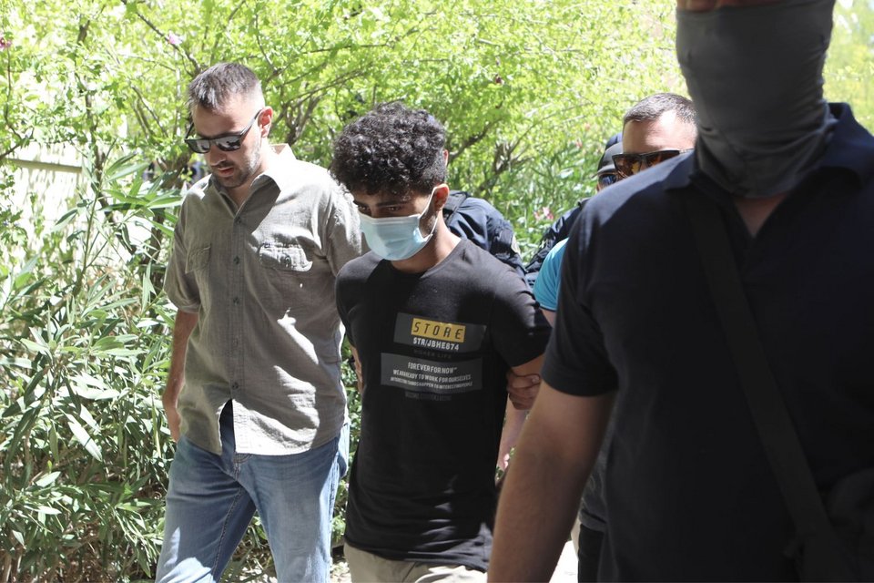 Ο 22χρονος Πακιστανός πήρε προθεσμία να απολογηθεί τη Δευτέρα το πρωί για τη δολοφονία της 17χρονης