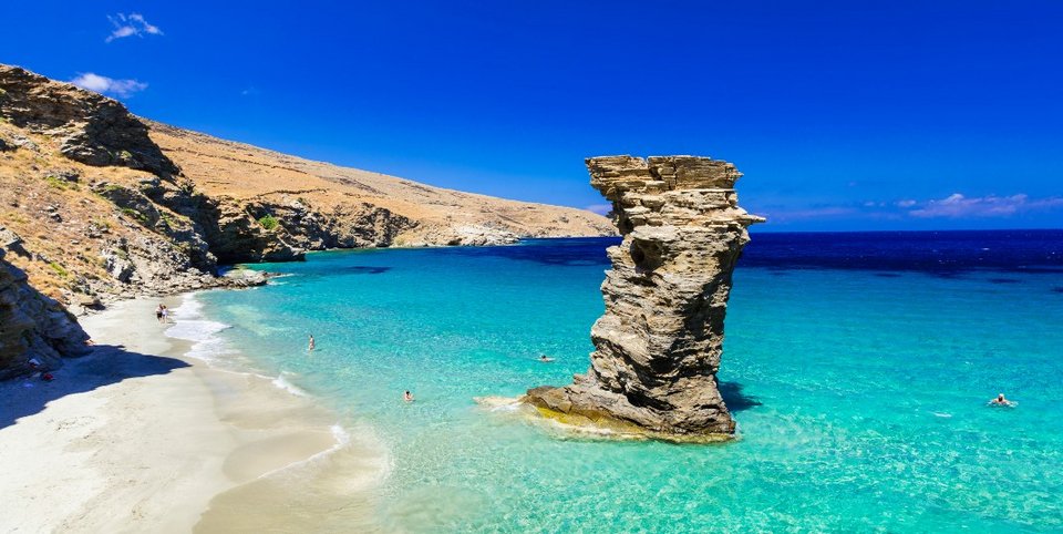 περίεργες παραλίες Της γριας το πήδημα Άνδρος