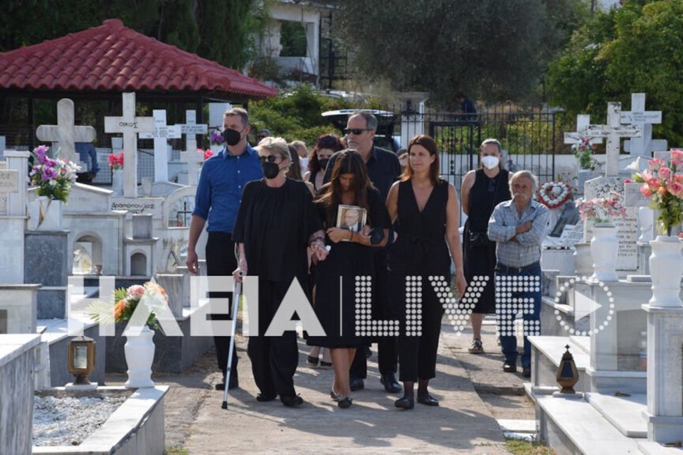 Η οικογένεια του Διονύση Σιμόπουλου / ilialive.gr