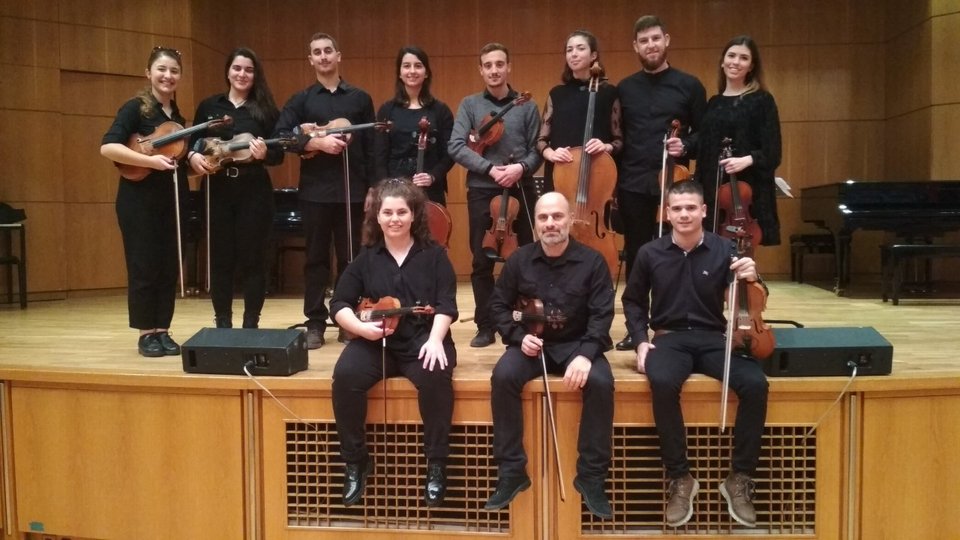 Ορχήστρα Βιολιώνε με Άρωμα Σμύρνης