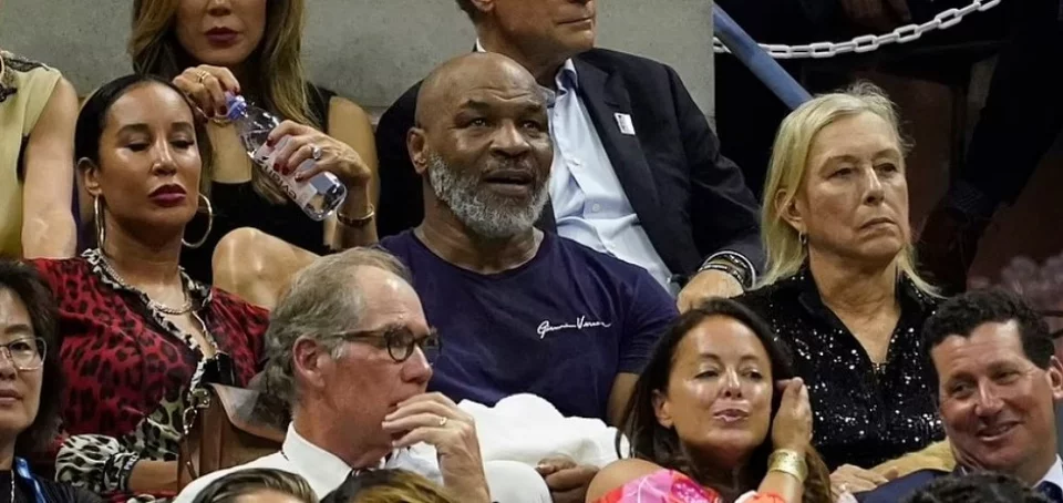 Μάικ Τάισον και Μαρτίνα Ναβρατίλοβα