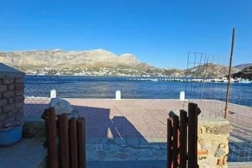 Δίπλα στη θάλασσα / Πηγή: iefimerida.gr