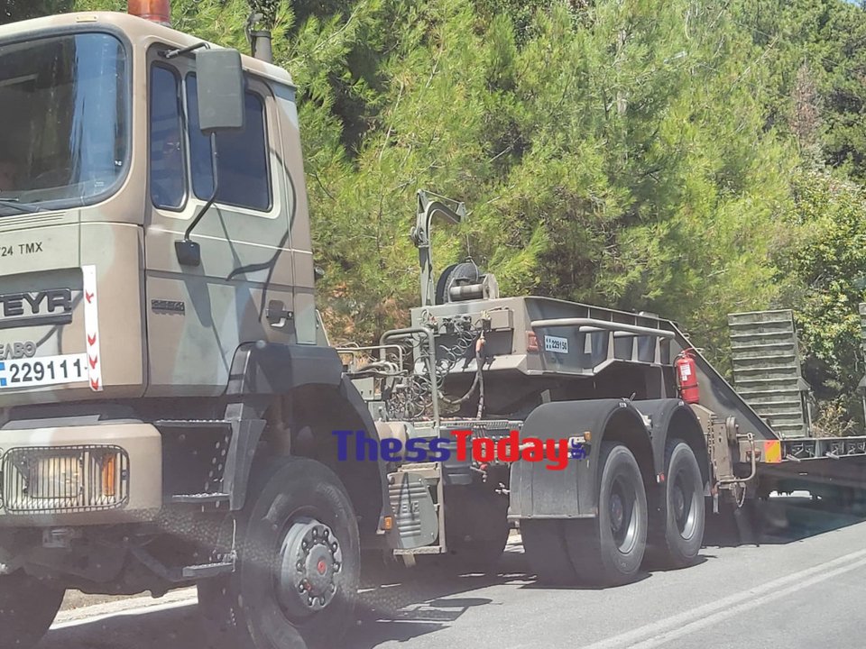 Στρατιωτικό κομβόι στη μάχη της κατάσβεσης στη Θάσο / THESSTODAY