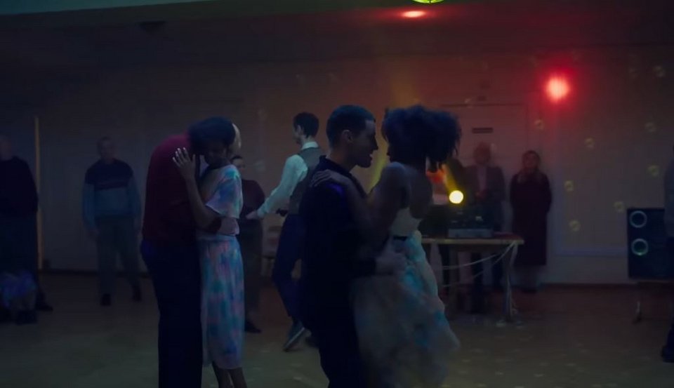    Στιγμιότυπο από το τρέιλερ της ταινίας The Silent Twins 