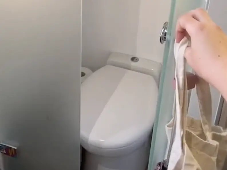 TikTok, μικροσκοπικό διαμέρισμα