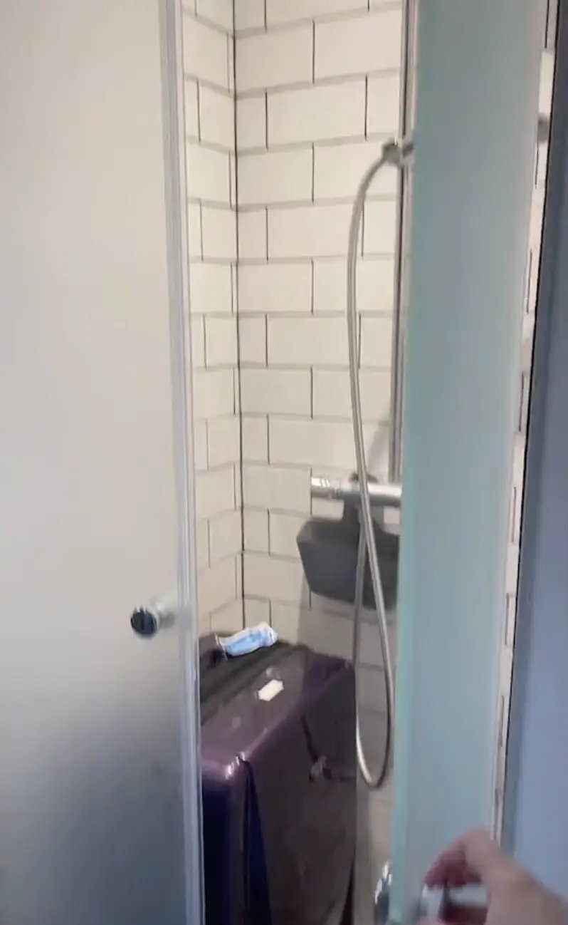 TikTok, μικροσκοπικό διαμέρισμα