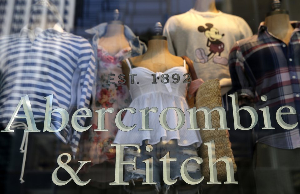 Βιτρίνα καταστήματος Abercrombie & Fitch