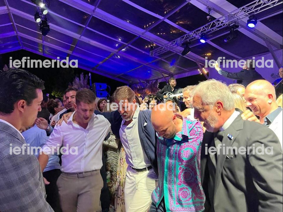 Οι καλεσμένοι χόρευαν ασταμάτητα