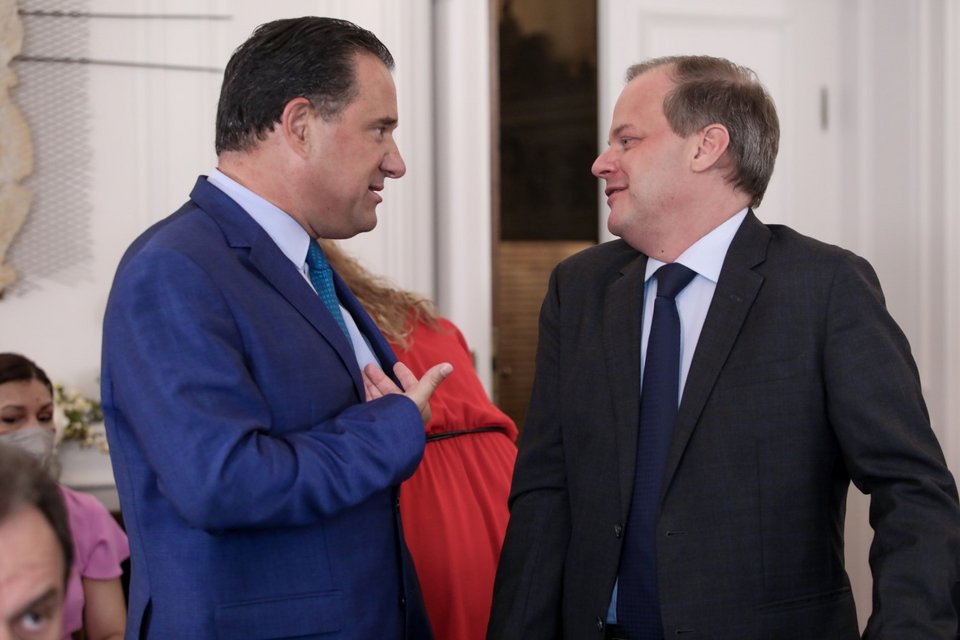 Αδωνις Γεωργιάδης και Κ. Καραμανλής -Φωτογραφία: ΓΙΑΝΝΗΣ ΠΑΝΑΓΟΠΟΥΛΟΣ / EUROKINISSI